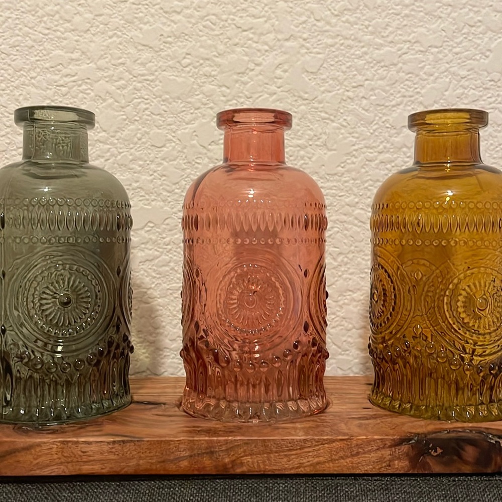 New! Artisan handmade hardwood oblong tray with 3 pressed glass vases